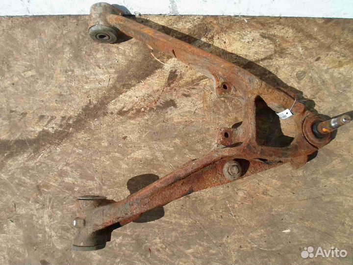 Рычаг передний левый нижний Chevrolet Silverado GM