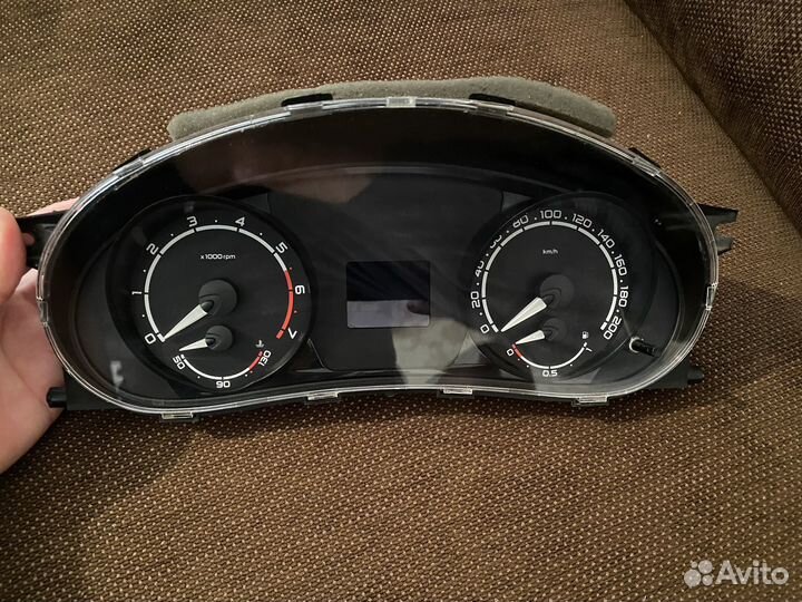 Щиток приборов priora 2