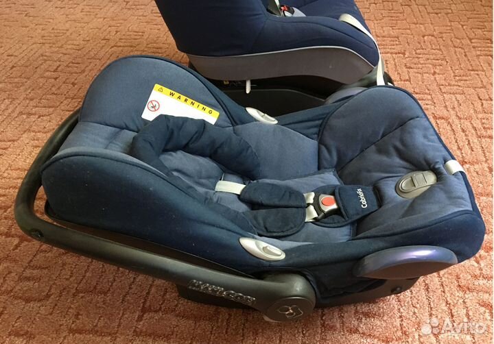Детское автокресло комплект Maxi-Cosi бу