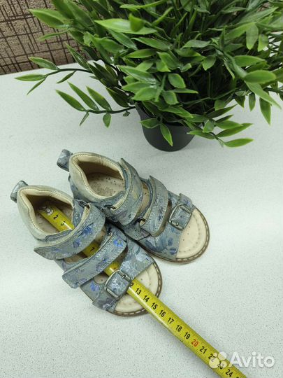 Сандалии для девочки 22р