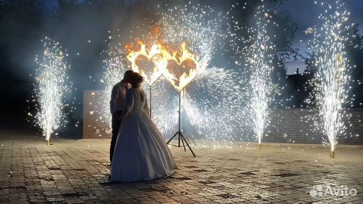 Тяжелый дым, горящие сердца, холодные фонтаны