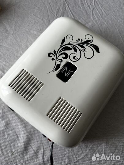 Уф лампа для ногтей