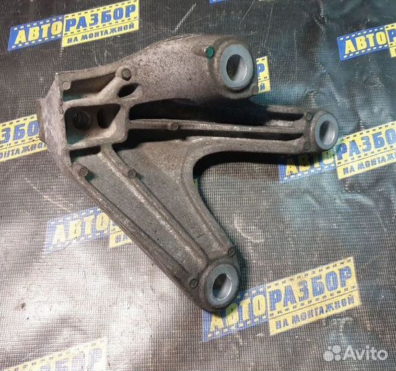 Кронштейн кпп Форд Фокус 2