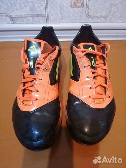 Футбольные бутсы