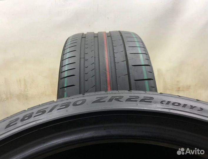 Pirelli P Zero PZ4 285/30 R22 101Y