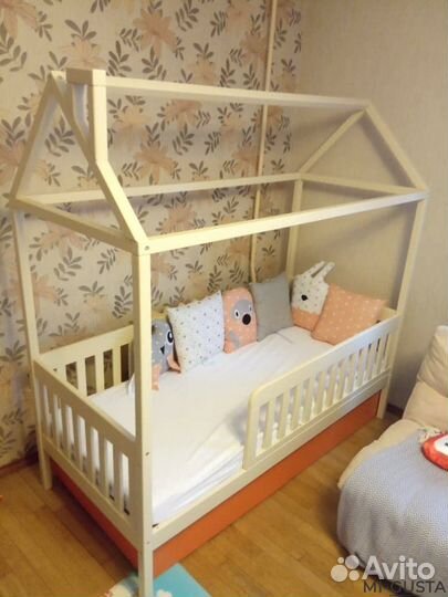 Детская кровать с ящиками