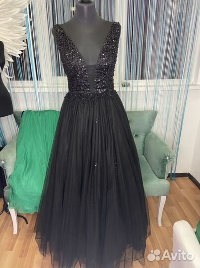 Вечернее черное платье прокат
