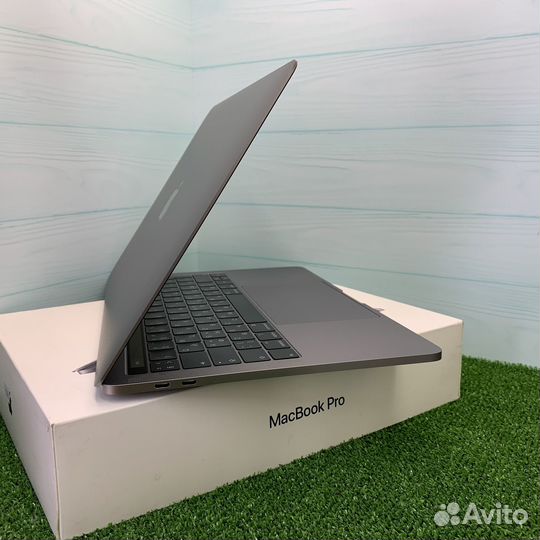 Ноутбук MacBook Pro 13 2019 i5/8gb/256gb