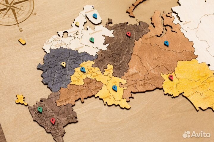 Деревянная карта России в прямоугольной рамке