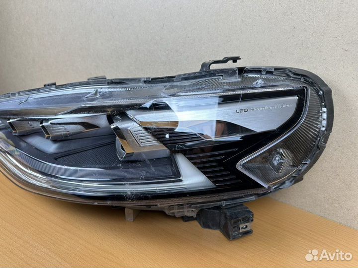 Фара передняя левая Haval F7