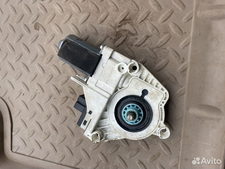 Моторчик эсп правый Audi A5/S5