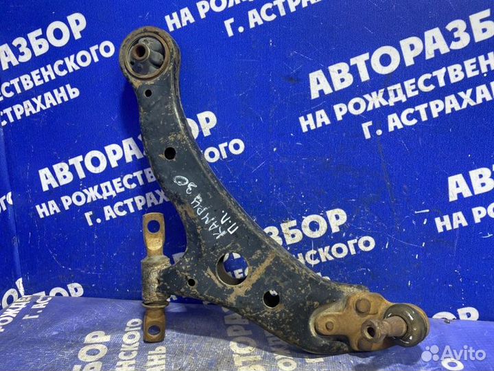 Передний левый рычаг Toyota Camry 30 седан 2005