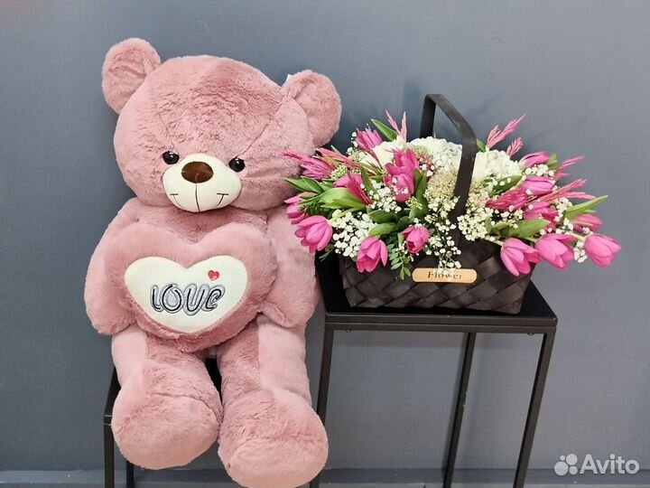 Тюльпаны в корзине