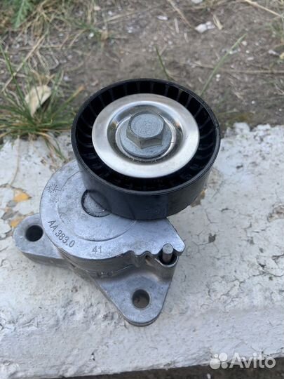 Натяжной ролик Лансер 10