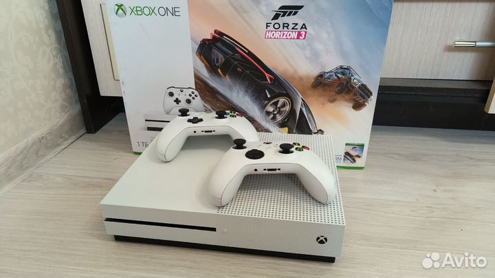 Xbox one s 1000gb + подписка 2 месяца
