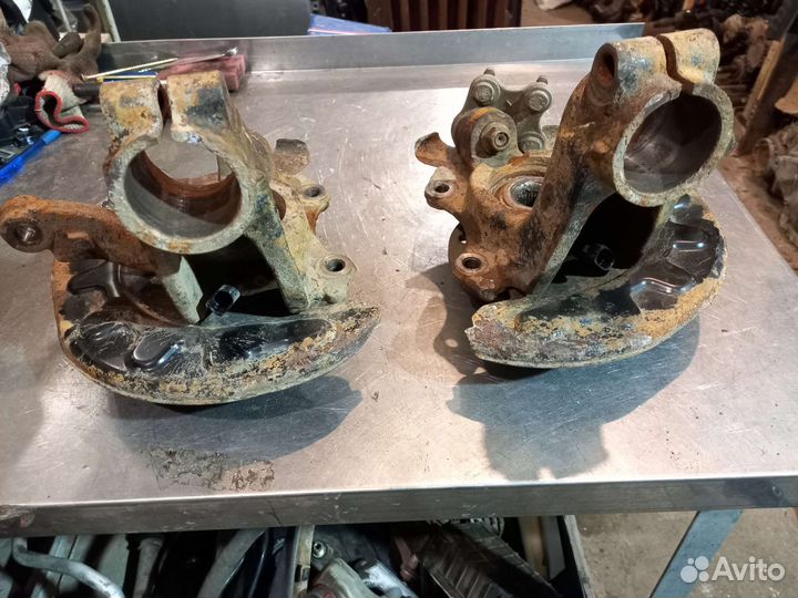 Передние поворотные кулаки VW Polo