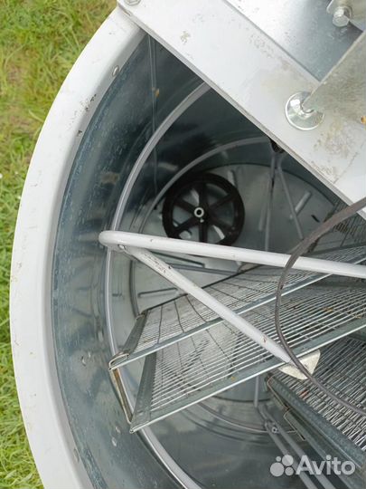 Медогонка 4 рамочная бу 1 год