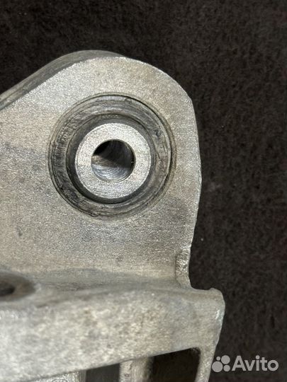 Подушка,кронштейн АКПП Ford Mondeo 4 EcoBoost 2.0