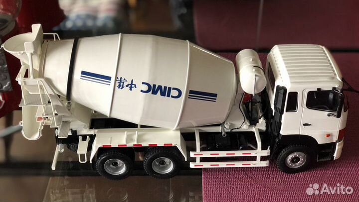 Автобетононасос в масштабе 1:18