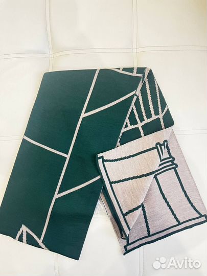 Набор из шапки, шарфа, перчаток