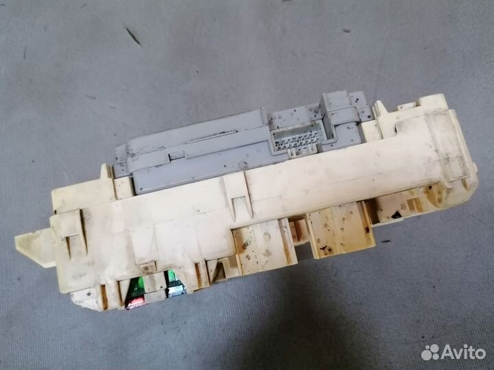 Блок предохранителей Mitsubishi Galant 1997