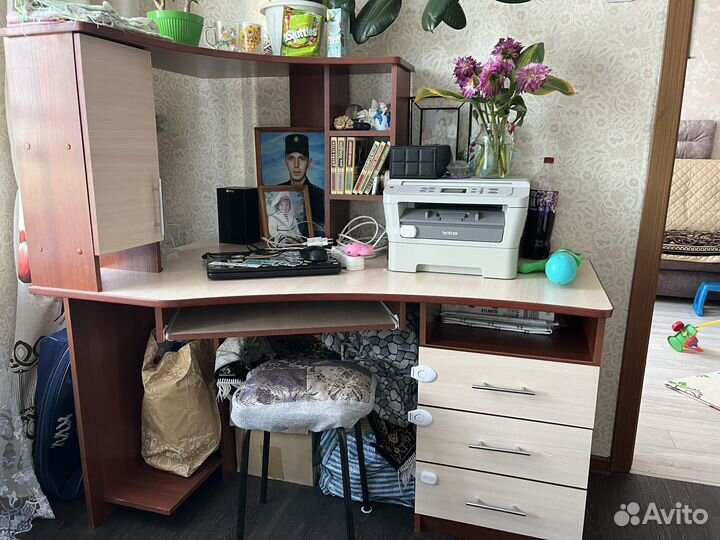 Компьютерный стол угловой