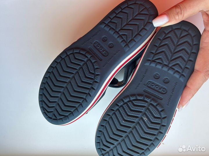 Сандали crocs