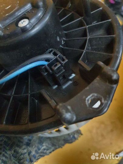 Моторчик печки вентилятор салона субару subaru