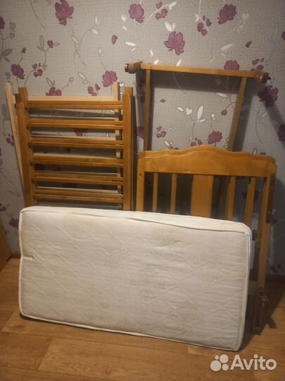 Детская кроватка