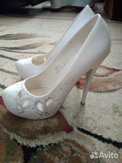 Продам свадебные туфли louisa peeress