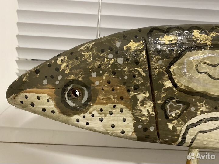 Статуэтка на подставке рыба