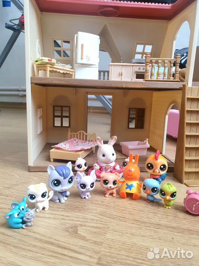 Домик Sylvanian Families и Littlest Pet Shop