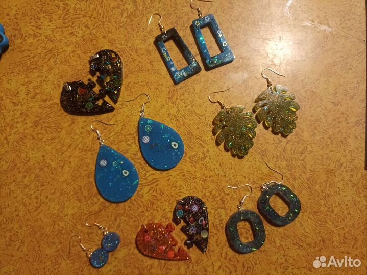 Подвески, серьги, браслеты-эпоксидная смола, бисер