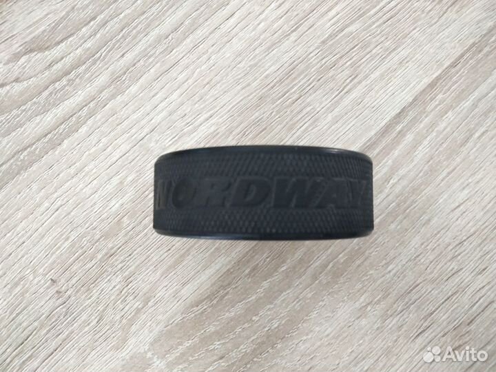 Шайба хоккейная