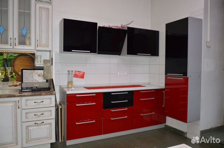 Кухонный гарнитур, выставочный образец