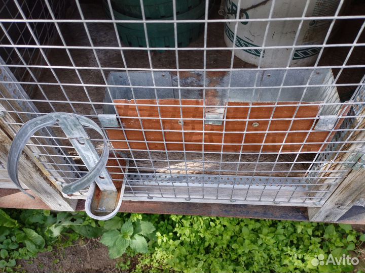 Клетка для кроликов деревянная