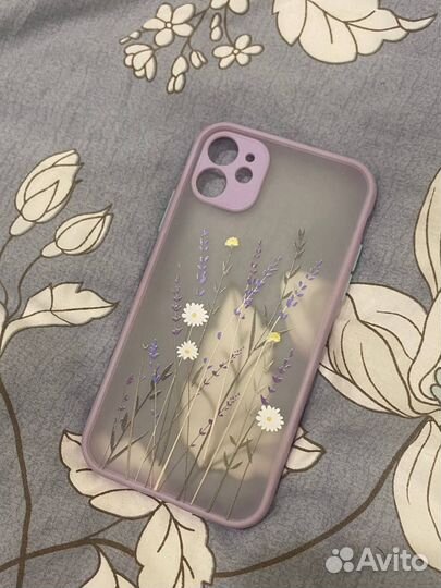 Чехлы на телефон iPhone 11