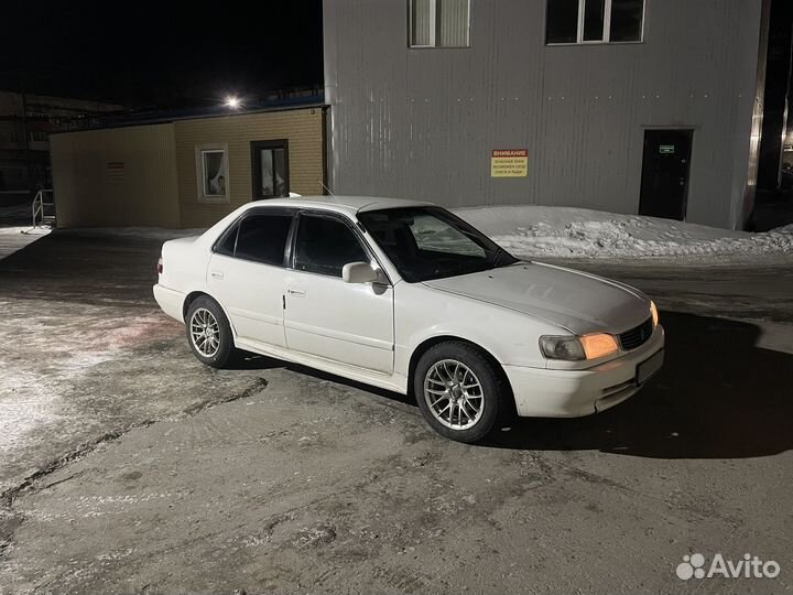 Toyota Corolla 1.6 AT, 1998, 200 000 км