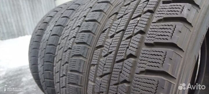 Goodyear Ice Navi Zea II 215/60 R17