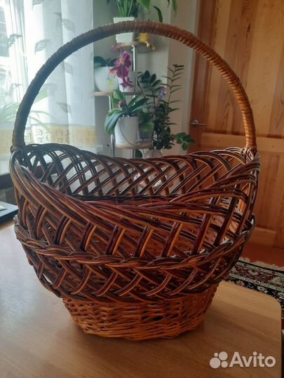 Корзина плетеная большая