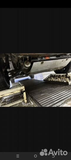 Крыло переднее левое вис