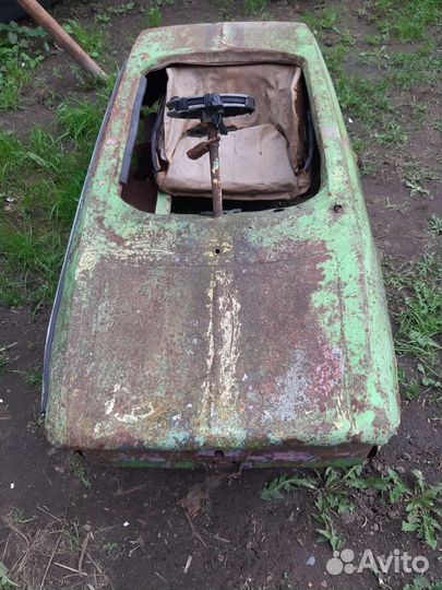 Педальная машина москвич