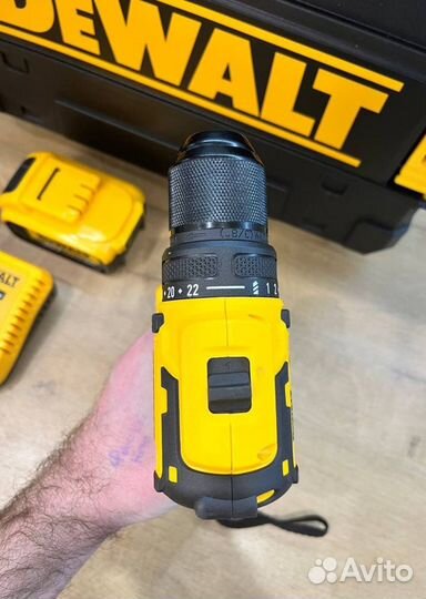 Бесщеточный шуруповерт Dewalt 18 v 5 a/h