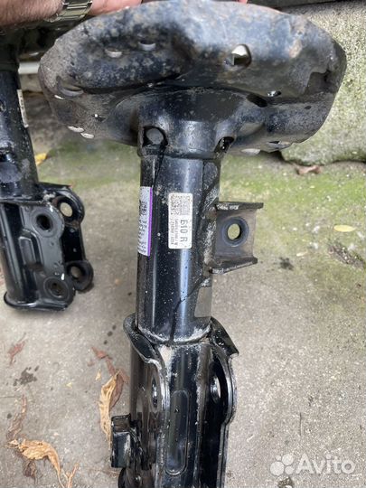 Амортизаторы передние на KIA k5 бу