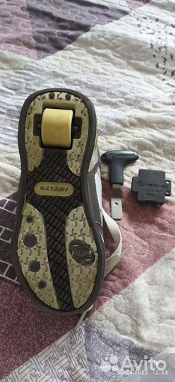 Кроссовки с роликом