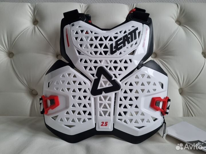 Защита тела Leatt 2.5 nеw Бeлo Чepный 2023