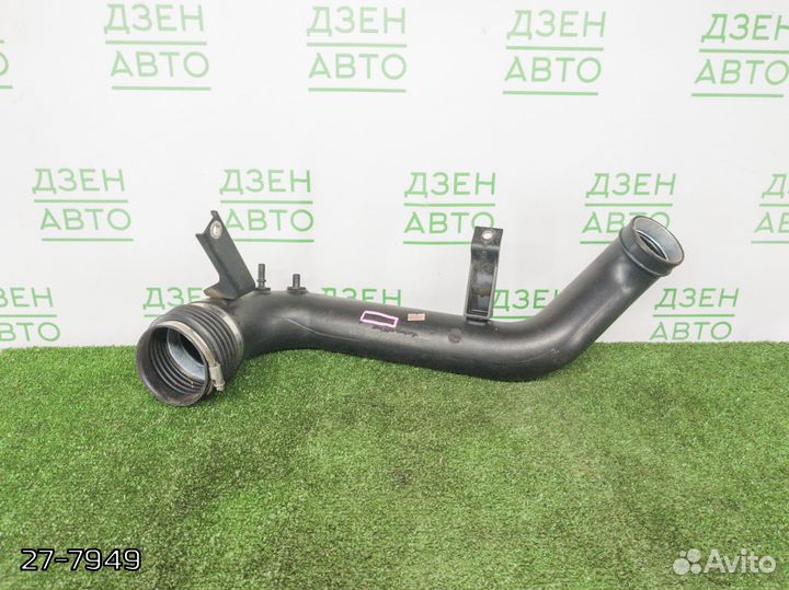 Патрубок воздухозаборника Volvo V50