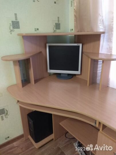 Компьютерный стол