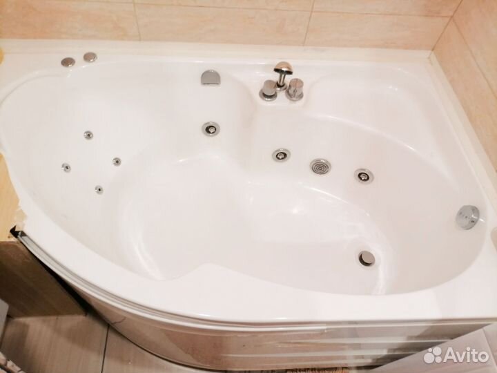 Продам ванну с гидромассажем