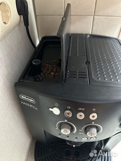Кофемашина delonghi magnifica
